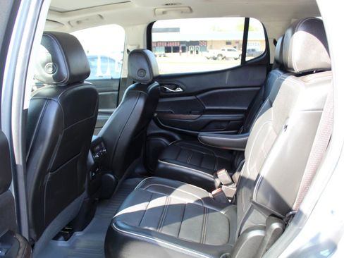 Used 2023 GMC Acadia Denali w/ Denali Ultimate Package image 10