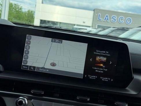 Used 2025 Kia Telluride S FWD image 3