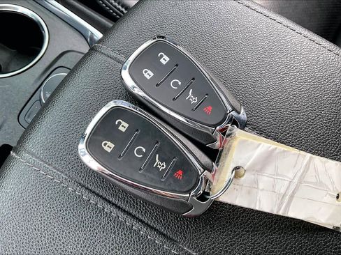 Used 2023 Chevrolet Traverse LT FWD image 14
