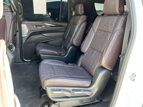 Used 2024 Cadillac Escalade ESV V w/ Heavy-Duty Trailer Package image 23