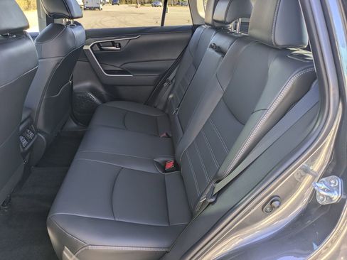 Used 2023 Toyota RAV4 XLE Premium image 25