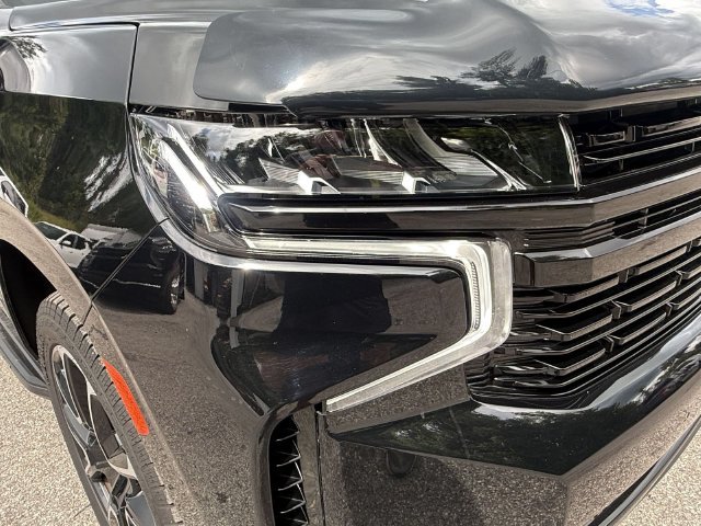 Used 2023 Chevrolet Suburban RST AWD/4WD image 9