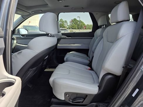 Used 2022 Hyundai Palisade SEL w/ Premium Package FWD image 17
