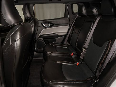 Used 2023 Jeep Compass Limited image 8