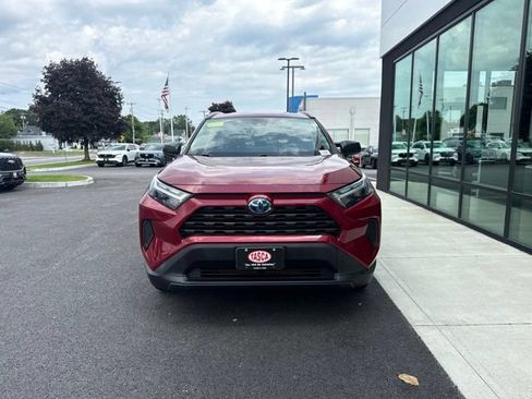 Used 2024 Toyota RAV4 LE AWD/4WD image 8