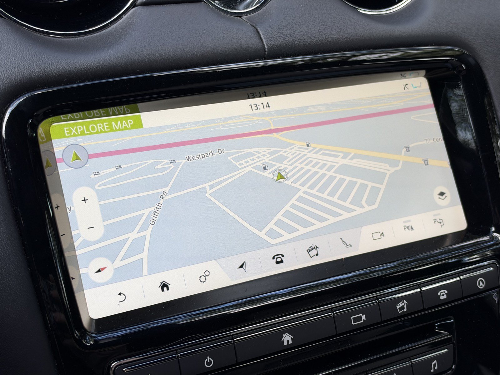 Used 2019 Jaguar XJ R RWD image 26