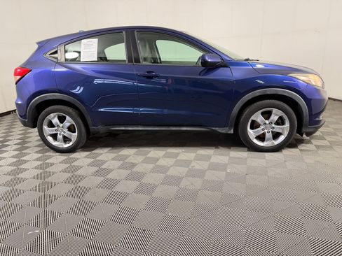 Used 2016 Honda HR-V LX image 8