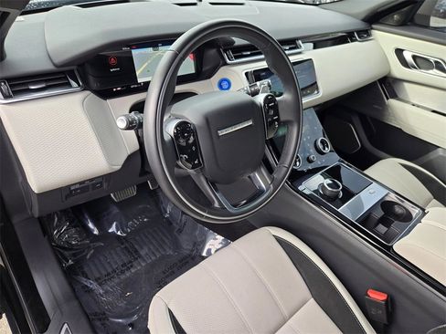 Used 2020 Land Rover Range Rover Velar R-Dynamic S image 18