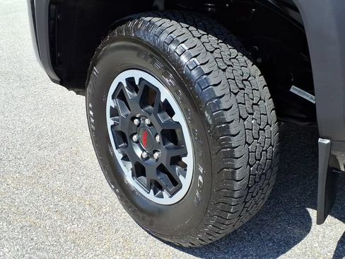 Used 2024 Toyota Tacoma TRD Off-Road w/ TRD Off Road Premium Package AWD/4WD image 8