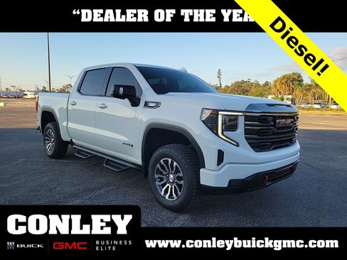 Used 2022 GMC Sierra 1500 AT4 image 1