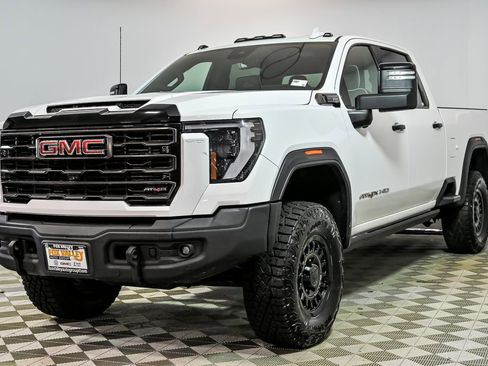 Used 2024 GMC Sierra 2500 AT4X w/ AT4X AEV Edition image 4
