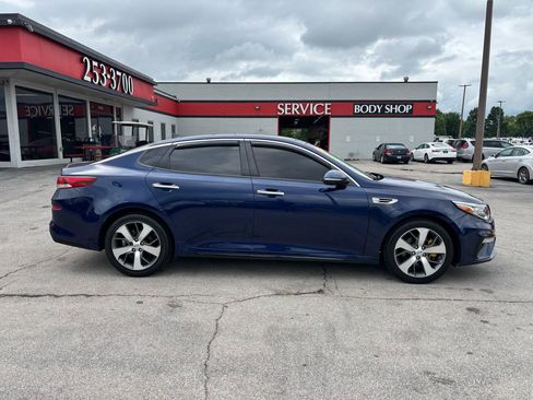 Used 2019 Kia Optima S w/ S Panoramic Sunroof Package FWD image 2