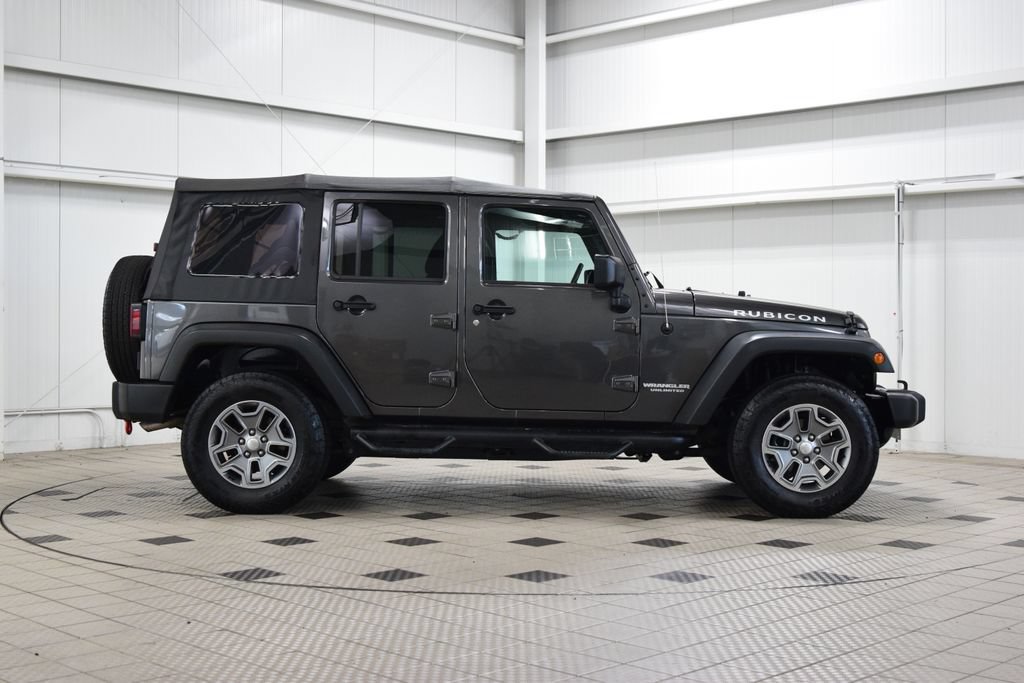 Used 2017 Jeep Wrangler Unlimited Rubicon w/ Connectivity Group AWD/4WD image 9