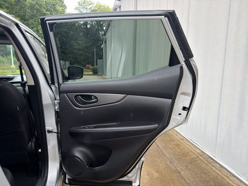 Used 2019 Nissan Rogue Sport S FWD image 15