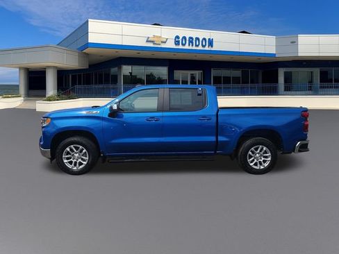Used 2023 Chevrolet Silverado 1500 LT w/ Z71 Off-Road Package AWD/4WD image 2