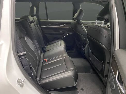 New 2026 Jeep Grand Cherokee Limited w/ Limited Altitude Package AWD/4WD image 34