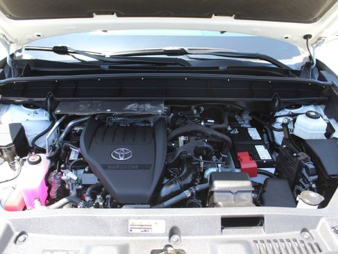 Used 2023 Toyota Highlander Limited FWD image 16