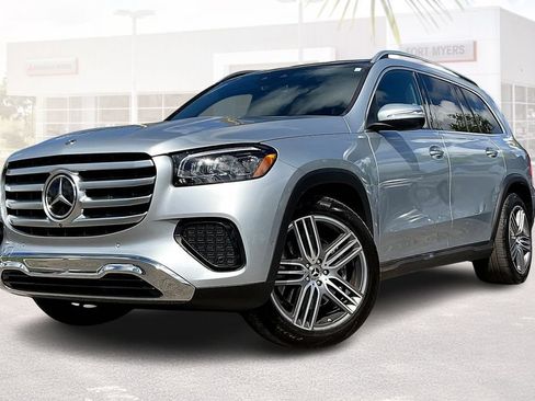 Used 2025 Mercedes-Benz GLS 450 4MATIC image 31