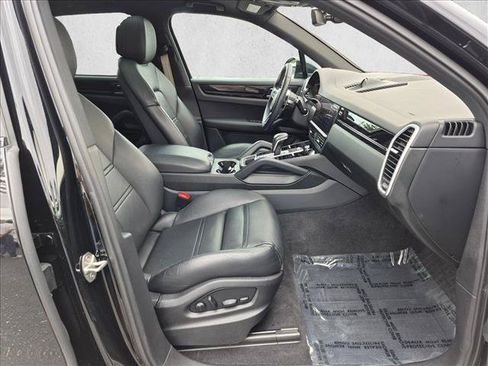 Used 2023 Porsche Cayenne S AWD/4WD image 21