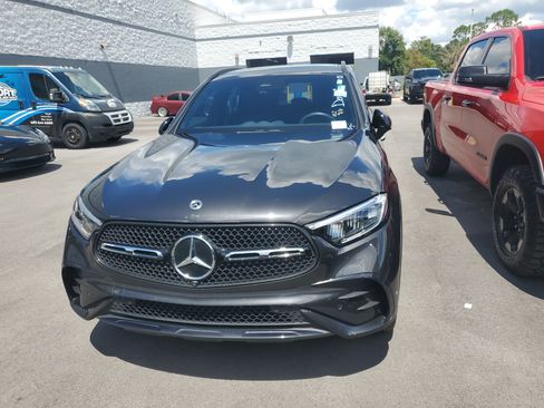 Used 2025 Mercedes-Benz GLC 300 image 3