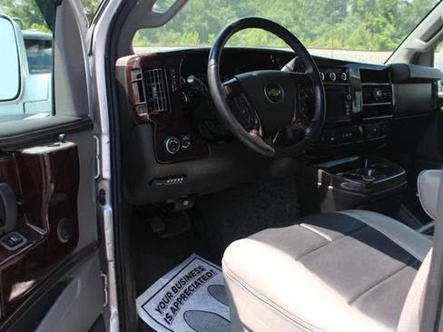 Used 2016 Chevrolet Express 2500 RWD image 27