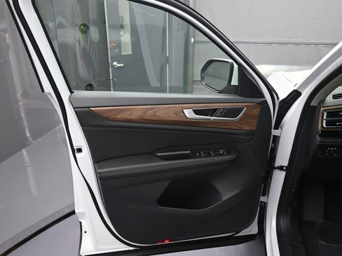 New 2026 Volkswagen Atlas SE image 37