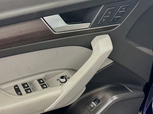 Used 2022 Audi Q5 2.0T Premium w/ Convenience Package image 15