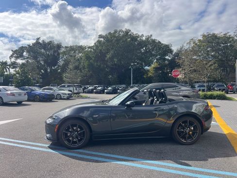 Used 2016 MAZDA MX-5 Miata Club image 10