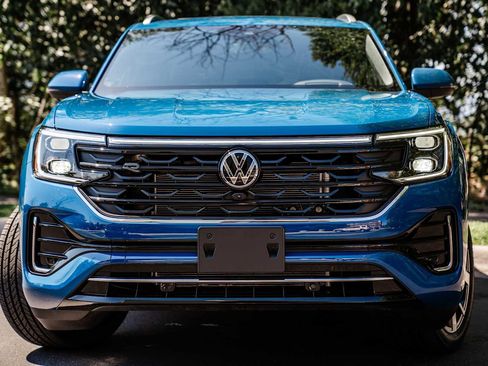 New 2025 Volkswagen Atlas Cross Sport SEL Premium R-Line image 11