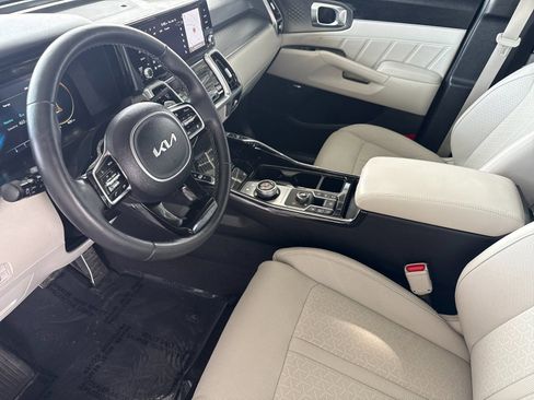 Certified 2024 Kia Sorento SX Prestige AWD/4WD image 9