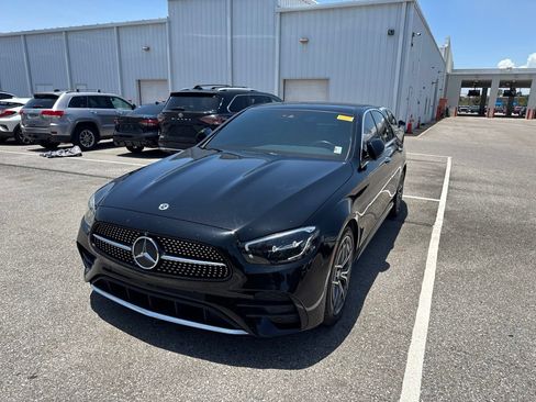 Used 2022 Mercedes-Benz E 450 4MATIC Sedan image 1