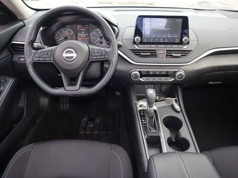 Certified 2025 Nissan Altima 2.5 S FWD image 15