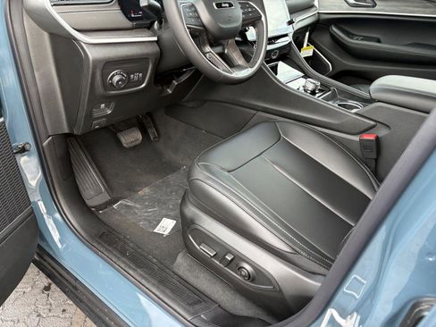 New 2026 Jeep Grand Cherokee L Limited AWD/4WD image 15