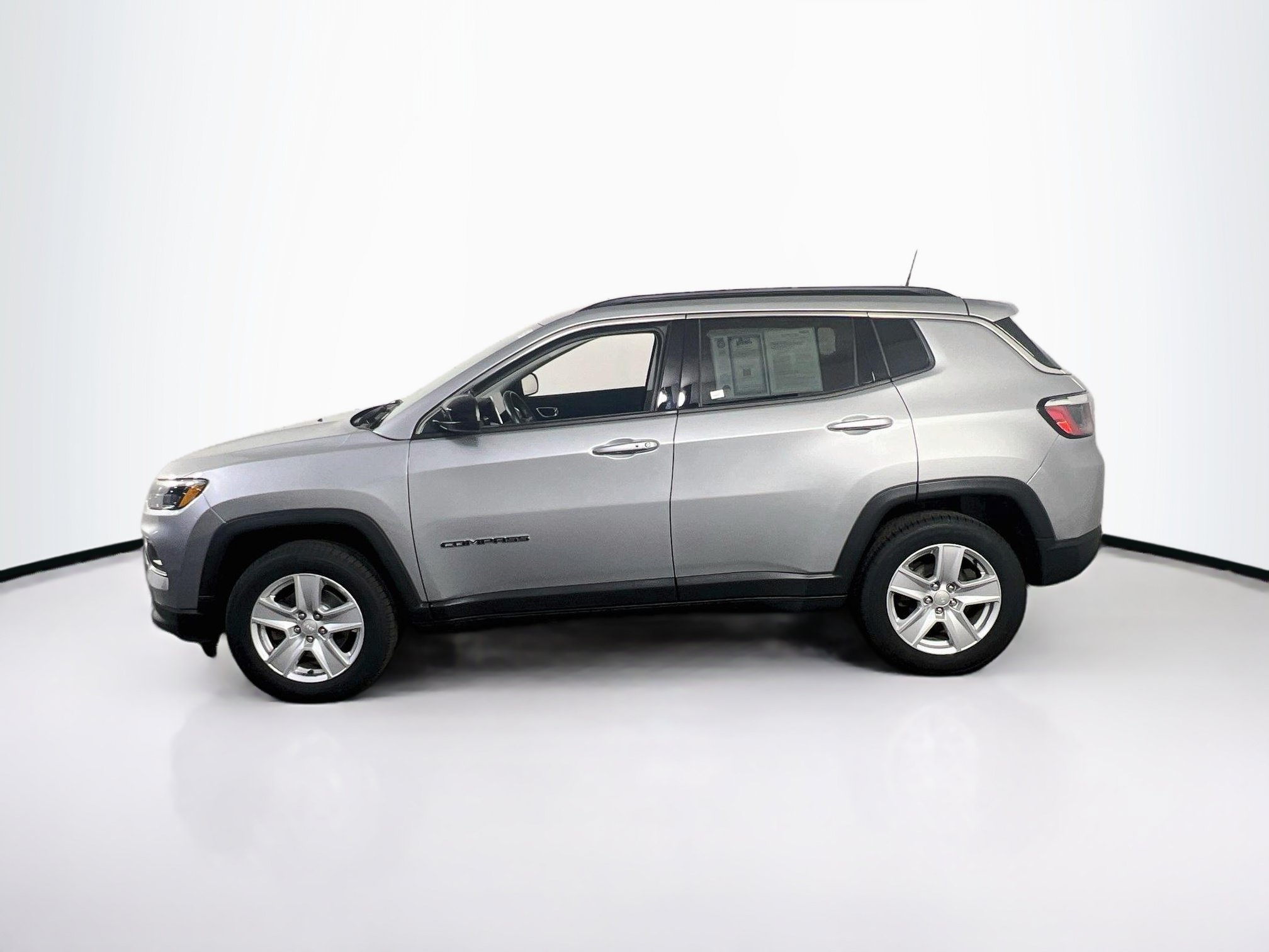 Used 2022 Jeep Compass Latitude w/ Convenience Group AWD/4WD image 8