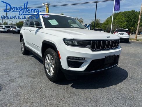 Used 2023 Jeep Grand Cherokee Limited w/ Luxury Tech Group II image 4