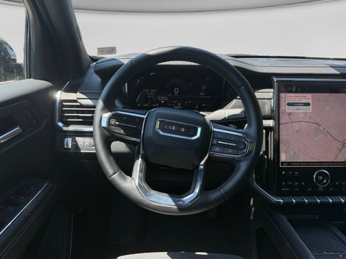 Used 2025 GMC Acadia Elevation AWD/4WD image 13