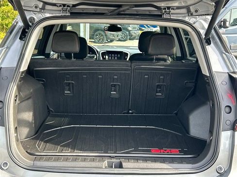 Used 2021 GMC Terrain SLE w/ Driver Convenience Package image 12