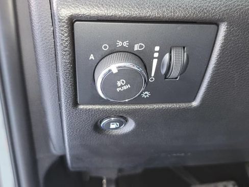 Used 2021 Jeep Grand Cherokee Laredo X AWD/4WD image 29