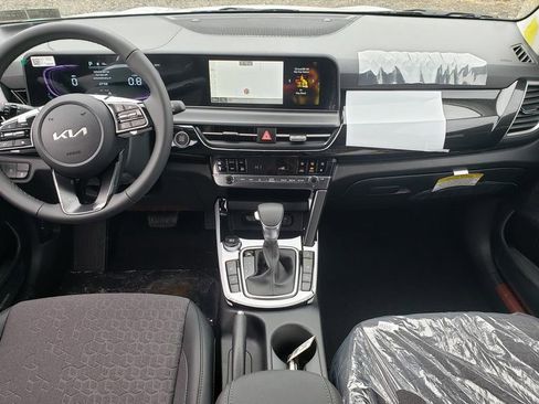 New 2026 Kia Seltos S image 8