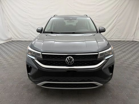 Used 2023 Volkswagen Taos SE AWD/4WD image 3