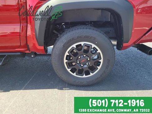 Certified 2025 Toyota Tacoma TRD Off-Road AWD/4WD image 9