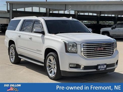 Used 2018 GMC Yukon XL SLT w/ Premium Edition AWD/4WD image 2