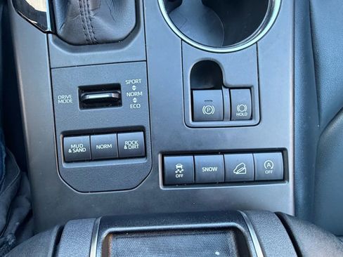 Used 2020 Toyota Highlander XLE image 20