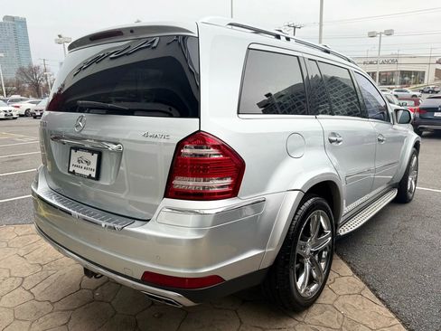 Used 2010 Mercedes-Benz GL 550 4MATIC image 7