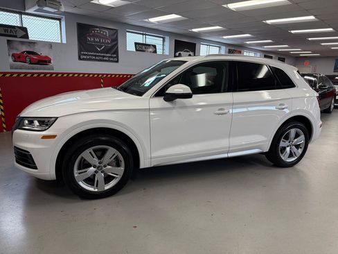 Used 2018 Audi Q5 2.0T Premium Plus w/ Premium Plus Package AWD/4WD image 3