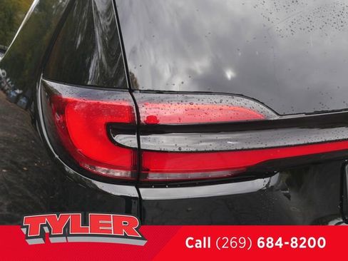 New 2026 Chrysler Pacifica Select image 13