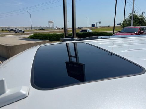 Used 2020 Chevrolet Tahoe Premier RWD image 9