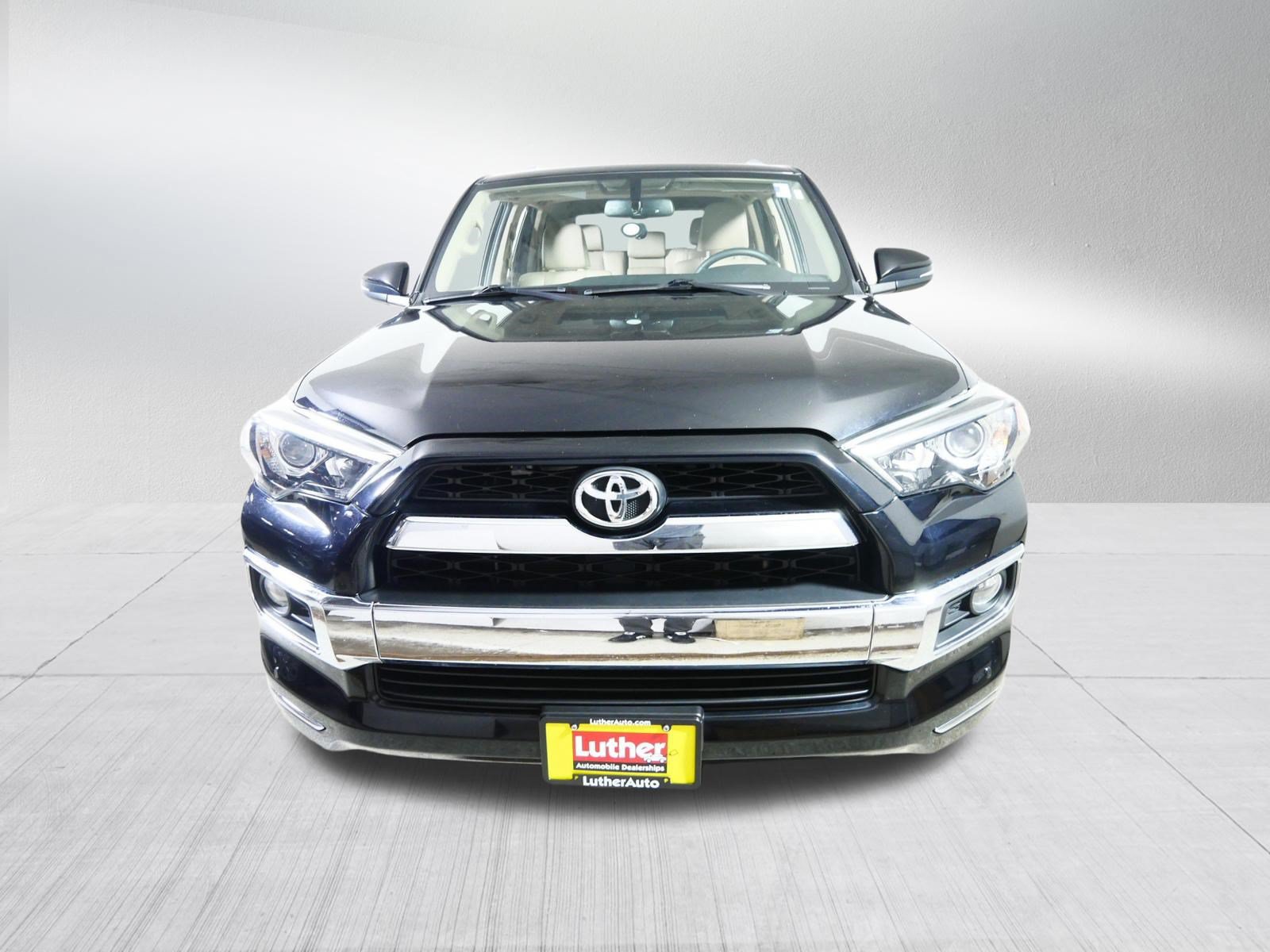 Used 2018 Toyota 4Runner Limited AWD/4WD image 2