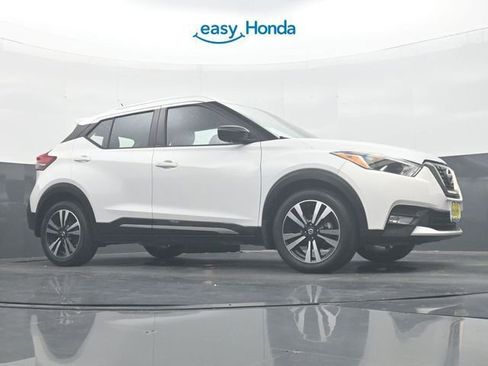 Used 2019 Nissan Kicks SR w/ SR Premium Package image 26