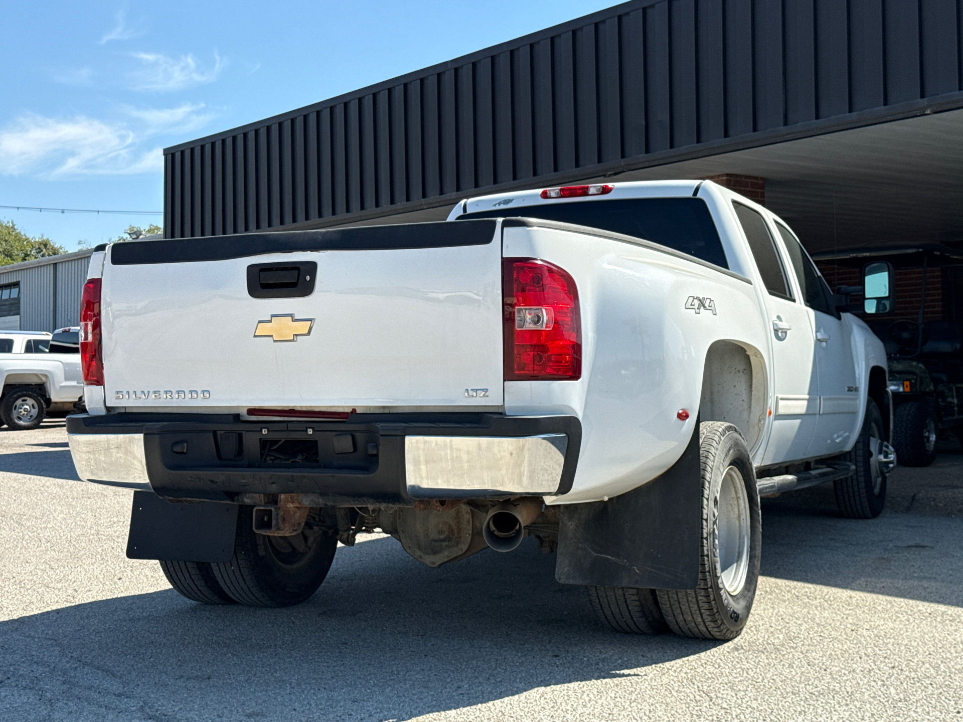 Used 2009 Chevrolet Silverado 3500 LTZ w/ LTZ Plus Package AWD/4WD image 10